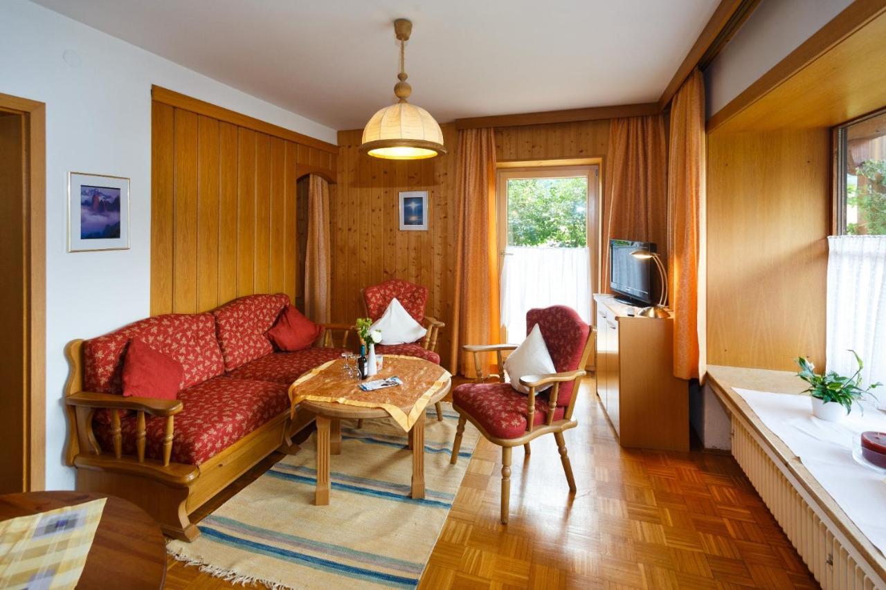 Cafe Chiemgau Und Gaestehaus Ruhpolding Exterior foto